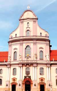 Gallen Śniadanie w hotelu, przejazd do St.