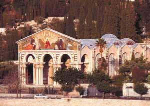 Przejazd do Tabghi, współczesny kościół Rozmnożenia zbudowano na miejscu bizantyjskiej świątyni. Obok znajduje się kościół Prymatu św. Piotra.