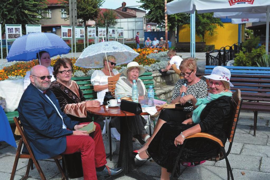 W tym roku Pani Burmistrz Róża Koźlik w roli Izabeli Łęckiej, natomiast Przewodniczący Rady Miejskiej Damian Karpinski w roli Stanisława Wokulskiego w strojach wypożyczonych z Teatru im. J.