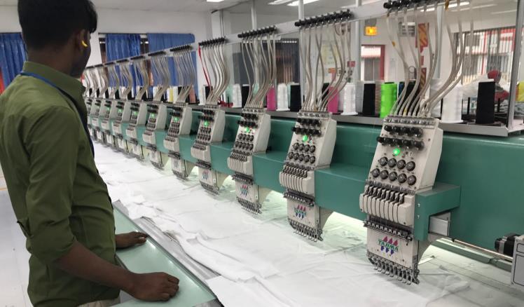 Poprawa warunków bezpieczeństwa w Azji 16 mln PLN 80 fabryk 21 osób 16 mln PLN nakładów na kontrolę warunków pracy w fabrykach Bangladeszu: 2/3 kwoty nakładów na kontrolę warunków pracy to koszty