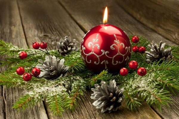 W tym świątecznym nastroju składamy Państwu serdeczne życzenia wszelkiej pomyślności, niepowtarzalnej atmosfery, ciepła oraz obfitości wszelkich dóbr.