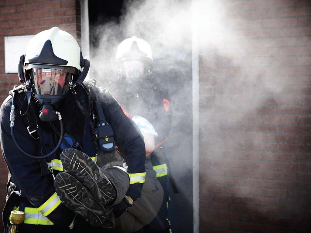 RADIOTELEFONY TETRA STWORZONE NA POTRZEBY CODZIENNEJ PRACY W NAJCIĘŻSZYCH I NAJBARDZIEJ WYMAGAJĄCYCH WARUNKACH Radiotelefony z serii MTP3000 to dowód na stałą ewolucję rozwiązań TETRA.