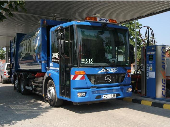 dużych śmieciarek (26t DMC) 9 nowych śmieciarek IVECO - Rzeszów 2 pojazdy (Daily) - Sandomierz 2