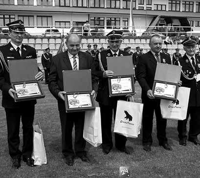 wieści z gminy 5 fot. Piotr Kuczaj 90 lat OSP Skawa Jubileusz połączony z poświęceniem nowego wozu bojowego zorganizowany został przez skawiańską straż w ostatnią niedzielę maja.