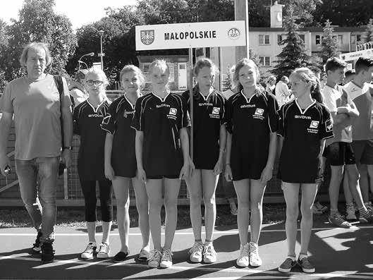 Województwo małopolskie drugi raz z rzędu reprezentowały uczennice ze Szkoły Podstawowej w Sieniawie, które w igrzyskach powiatu nowotarskiego zajęły pierwsze miejsce z wynikiem 1314 pkt.