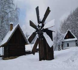 Tradycyjne Ozdoby Bożonarodzeniowe 04.12.2017 22.12.2017. Szymbark, Skansen Wsi Pogórzańskiej Wstęp: 6 zł www.muzeum.gorlice.