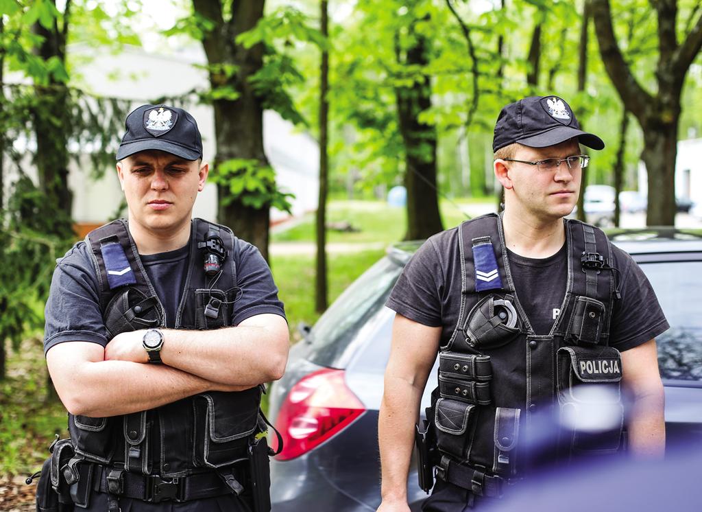 wygrali finał Ogólnopolskich Zawodów Ratowników Policyjnych z Kwalifikowanej Pierwszej Pomocy w Słupsku. Obaj służą w II Kompanii Prewencji I OPP w Kielcach. Sierż. sztab.