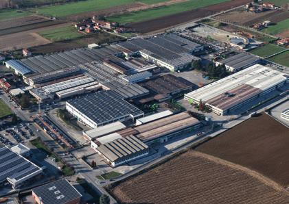 Zakłady Merlo w San Defendente di Cervasca (Cuneo) zajmują owierzchnię 300 000 m 2 z czego 220 000 m 2 owierzchni jest zabudowana 9 10 11 2 7 1 8 6 3 4 5 1. Centralne biura Merlo S 2.