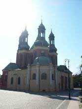 Prace te przyniosły wprost lawinę informacji na temat historii i przekształceń katedry poznańskiej.