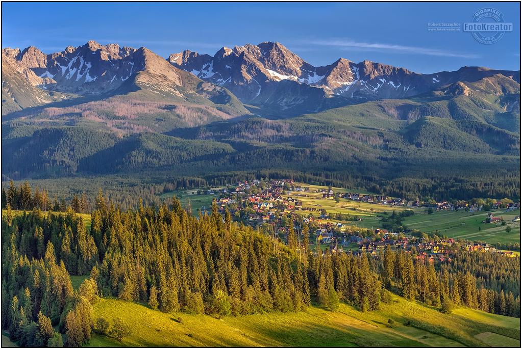 A K Z C IE RY C GÓ WY W CAMP TATRY OBIEKT POŁOŻONY JEST WE WSI MURZASICHLE, W CICHYM MIEJSCU Z DALA OD MIEJSKIEGO ZGIEŁKU, DZIĘKI CZEMU UCZNIOWIE SPĘDZĄ SWÓJ WOLNY CZAS W KOMFORTOWYCH WARUNKACH ORAZ