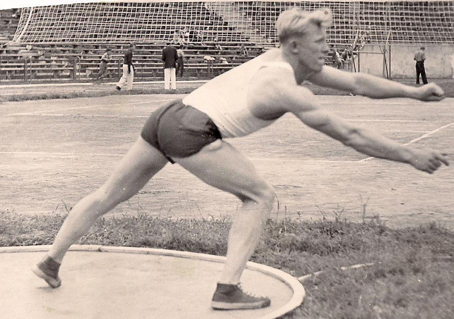Mistrzostwa Polski w sześcioboju atletycznym Opole 1961 Zawody z udziałem 126 zawodników odbyły się w 8 kategoriach wagowych, a zawodnicy LZS Prudnik odnieśli w nich cenne sukcesy; 2 miejsce