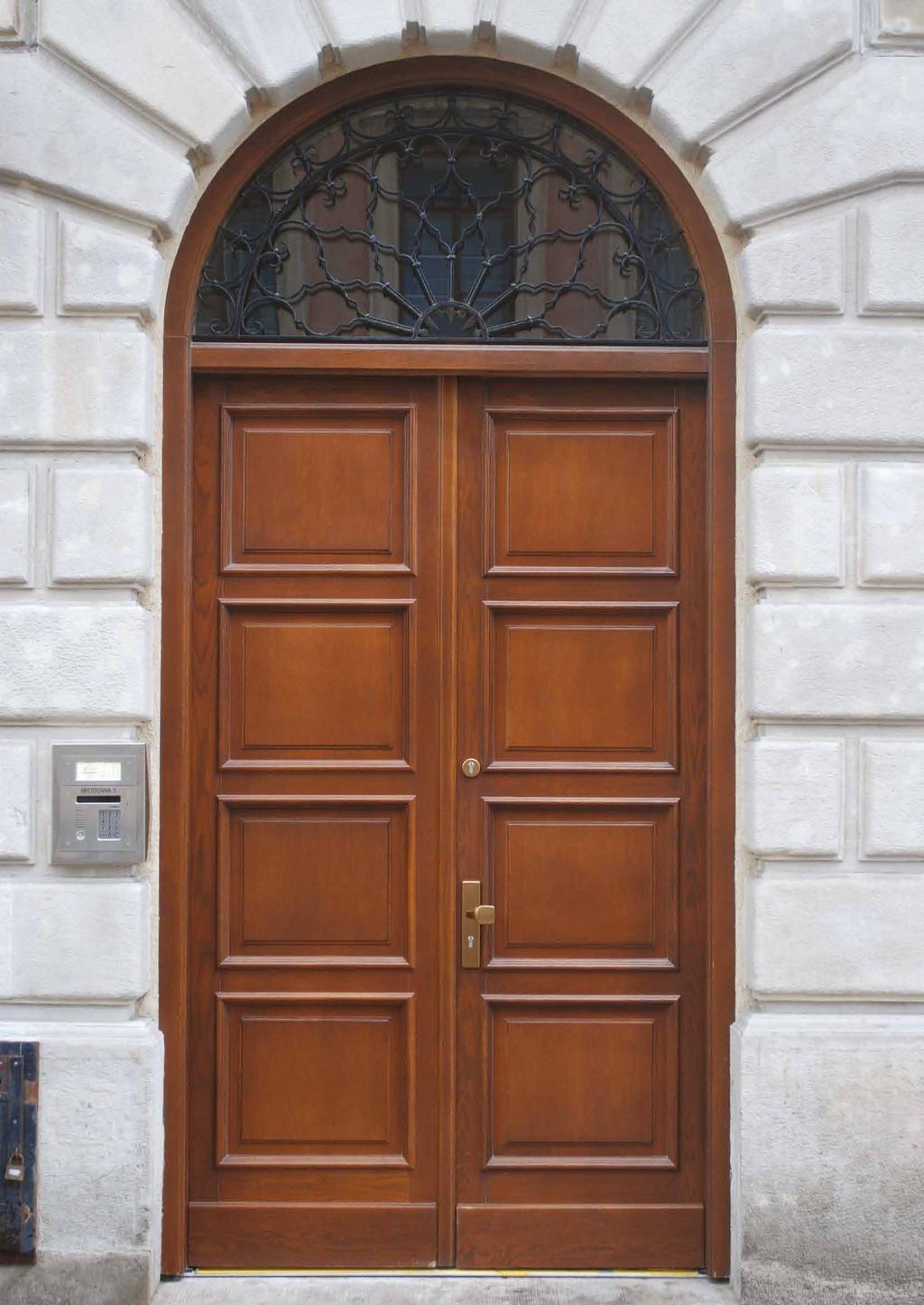 drzwi ENTRANCE DOORS PRZYKŁADOWE MODELE DRZWI SAMPLE MODELS OF DOORS Wooden entrance doors in our offer are