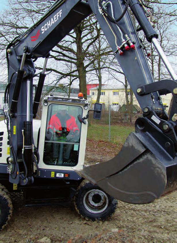 Kabina Zaprojektowana ergonomicznie kabina oferuje operatorom nadzwyczaj komfortowy obszar pracy, który gwarantuje maksymalną produktywność.