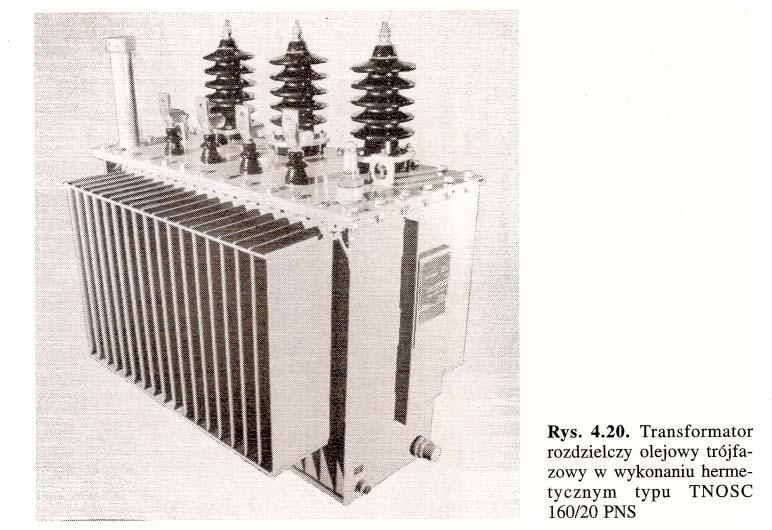W transformatorach niewielkiej mocy wystarcza chłodzenie naturalne oleju, które intensyfikuje się przez zwiększenie zewnętrznej powierzchni kadzi (żeberkowanie