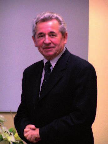 14 PREZENTACJE Prof. dr hab. Tadeusz Janowski - sylwetka Profesor Tadeusz Janowski urodził się 27 sierpnia 1933 r. w Bogumiłowie. W latach 1955-1960 studiował w Politechnice Łódzkiej.