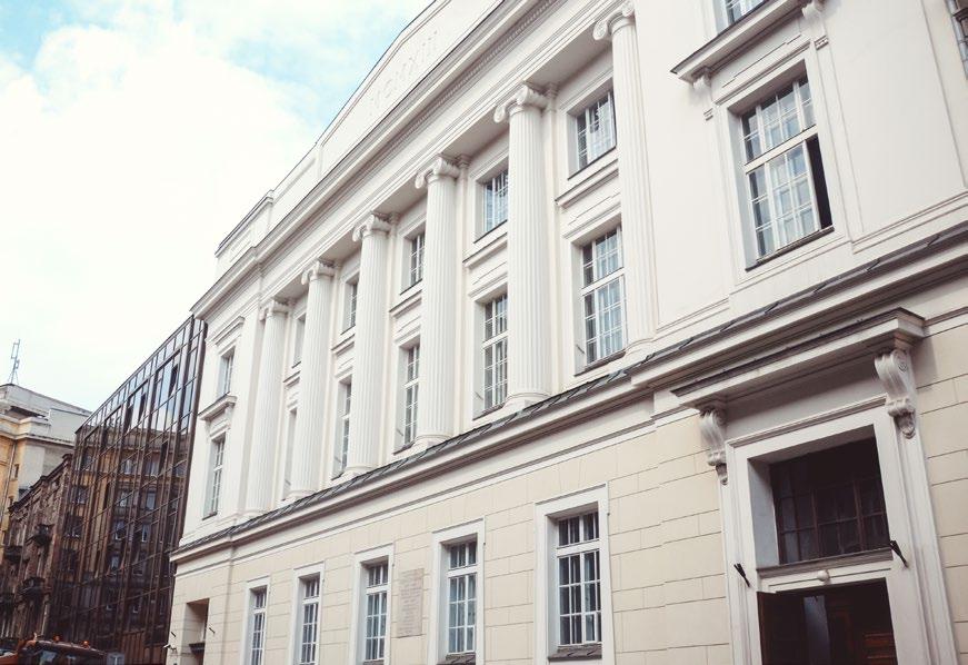 Biblioteka Główna Warszawa Biblioteka popularnie zwana Biblioteką na Koszykowej jest jedną z największych i najstarszych bibliotek publicznych w Polsce. Powstała w 1907 r.