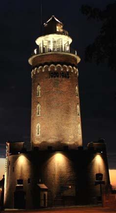 Przedstawiony w artykule projekt iluminacji latarni morskiej i fortu został zrealizowany w Kołobrzegu. Jest to pierwsza latarnia morska na polskim wybrzeżu która posiada iluminacje nocną.