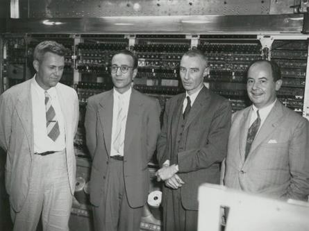 Nagroda AMS za wkład w rozwój meteorologii W 1956 roku otrzymał nagrodę Amerykańskiego Towarzystwa Meteorologicznego za wkład do nauki o meteorologii i rozwój szybkich komputerów elektronicznych do