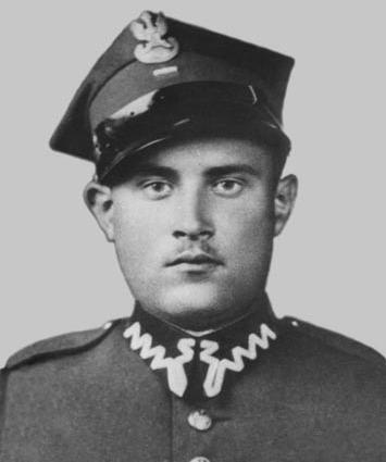 56. Toruński Władysław (01.10.1913 -?1940 zastrzelony przez Rosjan - Kalinin) posterunkowy PP Zdjęcie nr 12 60. Wojciechowicz Borys (21.06.1906- piaśnickie) 61.