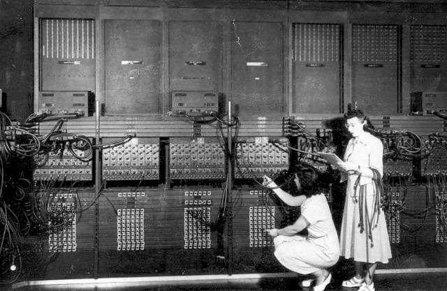 ENIAC ENIAC = Electronic Numerical Integrator And Computer Elektroniczny, Numeryczny Integrator