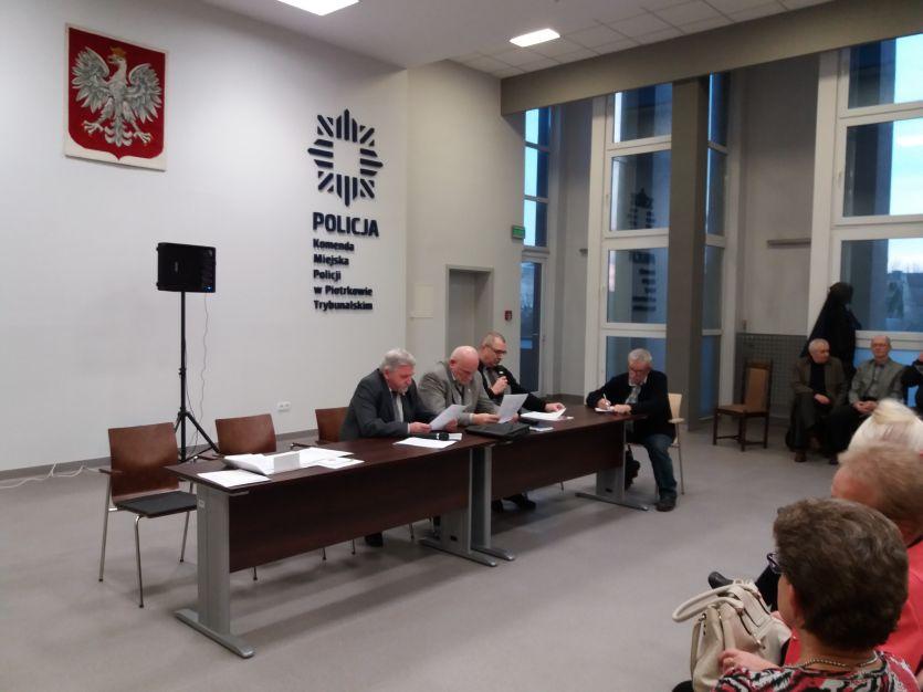 57 osoby o niskich świadczeniach emerytalno-rentowych aby mogły z tego zwolnienia skorzystać. Ponadto Kol.
