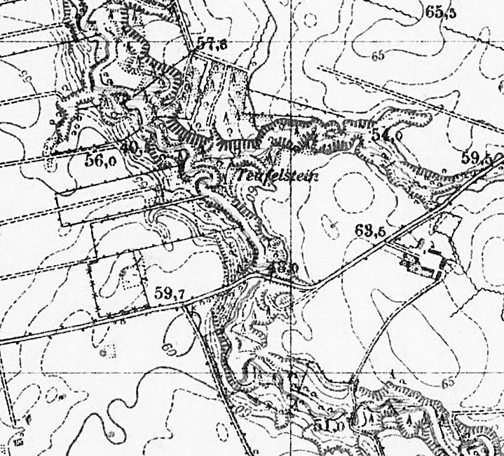 20. b. Grundfeld, ob. w obrębie Chapayev (niem. Schlautienen), Kr. Pr. Eylau, ob. Federacja Rosyjska Monolit kultowy, dawniej zwany przez miejscową ludność Teufelstein.