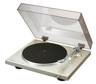 HI-FI - GRAMOFONY DP-300F Automatyczny gramofon analogowy talerz wykonany w technologii precyzyjnego odlewu aluminiowego napęd paskowy wygodna obsługa dzięki pełnej