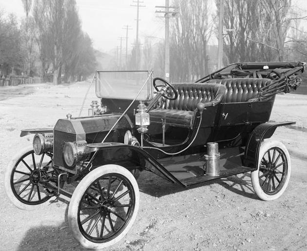 II rewolucja przemysłowa epoka elektryczności Ford Model T pierwszy w miarę tani,