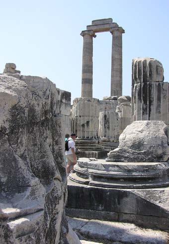 Zwiedzanie rzymskiego teatru w Aspendos. DZIEŃ 13: PERGE ANTALYA Zwiedzanie ruin antycznego miasta Perge.