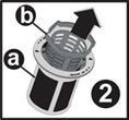 Filtry Sprawdzić czy resztki żywności pozostały na filtrze zgrubnym i drobnym. Jeśli pozostały resztki żywności, wyjąć filtry i oczyścić je dokładnie pod bieżącą wodą. a. Filtr drobny b.
