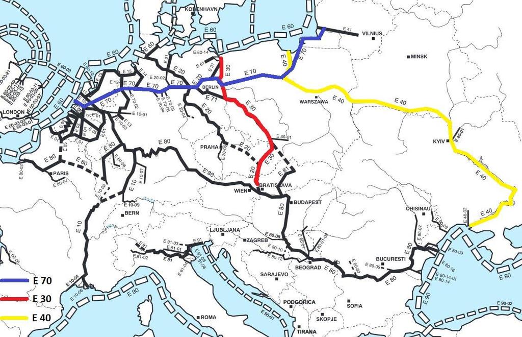 Plany rozwoju polskich śródlądowych dróg wodnych Rysunek 4. Szlaki żeglugowe kategorii E przebiegające przez terytorium Polski (Marciniak, 2013).