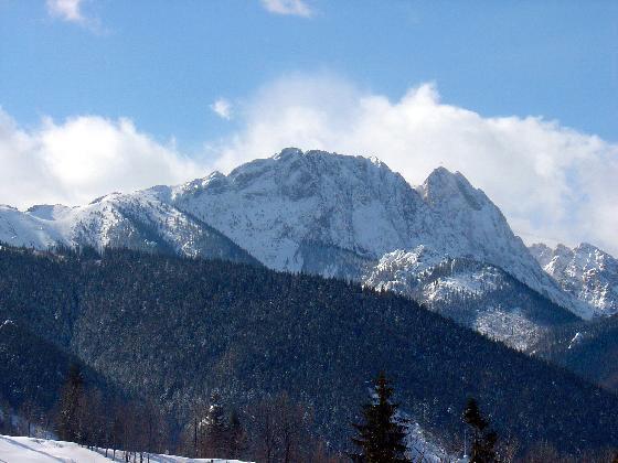 Szczegółowy opis szkolenia AKADEMIA - KADRY, PŁACE, ZUS, BHP Miejsce Zakopane Termin 2015-12-08-2015-12-11 Prowadzący Żukowski Krzysztof Wiesław Czas trwania 18 h Cena* 2199 PLN + 23% VAT *Podana