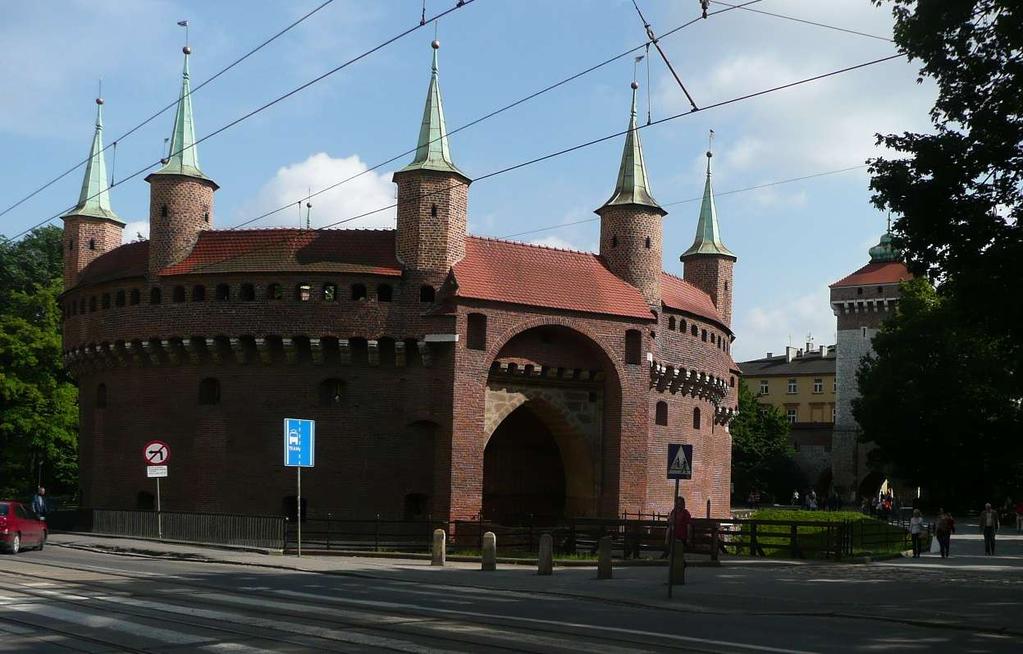 Kraków fragment murów obronnych z Bramą