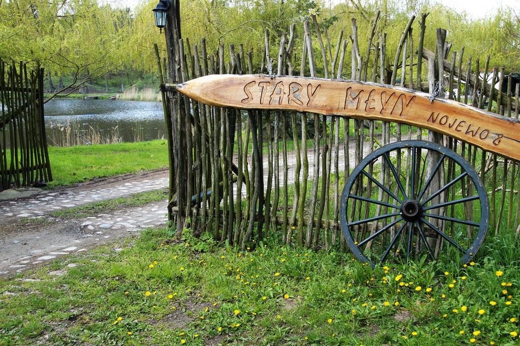 Poznajcie czworonożnych mieszkańców Starego Młyna Restaurację w Nojewie otwarto po raz pierwszy w długi weekend na przełomie kwietnia i maja. Menu jak i lokalizacja przypadły do gustu licznym gościom.