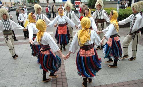 Zespół Dule Milosavijević-Žele Čačak Serbia w Pance na północy Bukowiny). Swą nazwą grupa nawiązuje do wsi, Nowy Sołoniec, z której pochodzi większość jej członków.