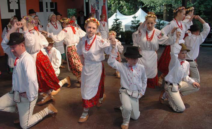 Po pierwszej części festiwalu, Bukowińskie Spotkania odbyły się w Câmpulung Moldovenesc w Rumunii oraz w Czerniowcach na Ukrainie.