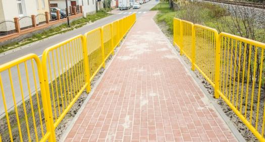 POLICJANCI DZIELNICOWI Rafał Adrych tel. 723 636 437 obsługuje osiedla: Hallerowo, Śródmieście Sebastian Lessnau tel.