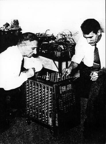 Claude Shannon Podwaliny nowej dziedziny teorii informacji.