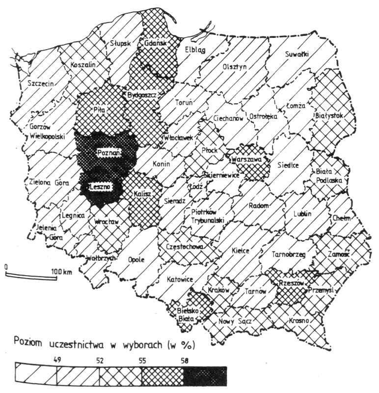 Zróżnicowanie regionalne wyników wyborów parlamentarnych 137 ciechanowskie (48.7%), łomżyńskie (48.8%) oraz uprzemysłowione województwa południowe: opolskie (46.5%) i katowickie (48.2%).