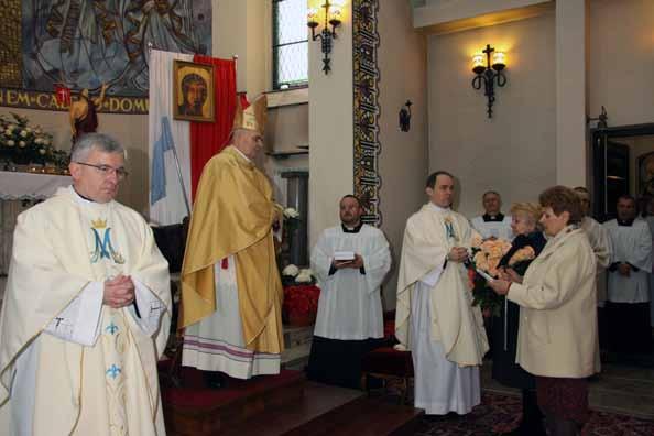 1998 Wspólnota Apostolska Magnificat d zefa Glempa zostaje przyjęta w pocze Archidiecezji Warszawskiej i