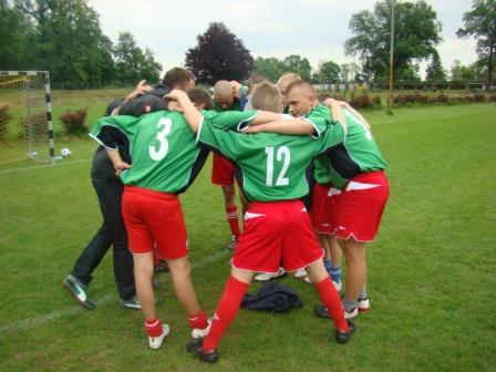 Drużyna Wrocławia w składzie: Karim, Kuba, Artur, Krzysztof, Adrian, Adrian, Daniel, Kacper oraz Adam(bramkarz). Serdecznie gratulujemy naszej drużynie za zajęcie tak wysokiej pozycji.