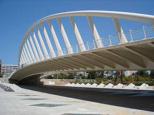 ALAMEDA BRIDGE Alameda Bridge, Walencja, Hiszpania, 1991-1995r. Rys.78. Most Alameda. Źródło: http://www.flickr.