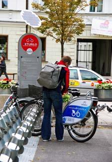 W systemie Veturilo zarejestrowanych jest ponad 54 tys. użytkowników. Przez pierwsze trzy miesiące zanotowano prawie 270 tys. wypożyczeń. Średni czas wypożyczenia rowerów wynosi ok. 35 min.