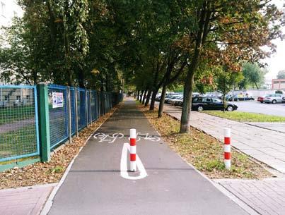 Ścieżka rowerowa w ulicy Szczęśliwickiej Droga rowerowa po północno-zachodniej stronie ulicy (nawierzchnia bitumiczna). Długość: 500m.