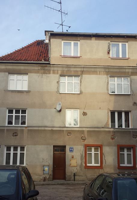 10. Miejsca pobrania próbek i wykonania odkrywek. A D C E F 2 1 B Fot.1. Bartoszyce, kamienica mieszkalna ul.