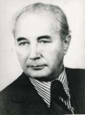 WŁADYSŁAW LATEK 1916 1991 Pro memoria W bieżącym roku społeczność elektryków polskich obchodzi dwa znaczące jubileusze: 95-lecie Wydziału Elektrycznego PW oraz jubileusz 100-lecia urodzin profesora