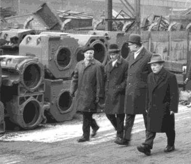 Z dniem 1 kwietnia 1948 r. rozpoczął pracę naukowo-dydaktyczną w Katedrze Maszyn Elektrycznych Politechniki Warszawskiej w charakterze starszego asystenta.