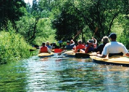 kajakami i tratwami Bugiem od Mielnika do Drohiczyna. Podlaska Regionalna Organizacja Turystyczna ul. Malmeda 6, Białystok tel. 085 732-68-31 www.podlaskieit.pl Regionalny Oddział PTTK Białystok, ul.