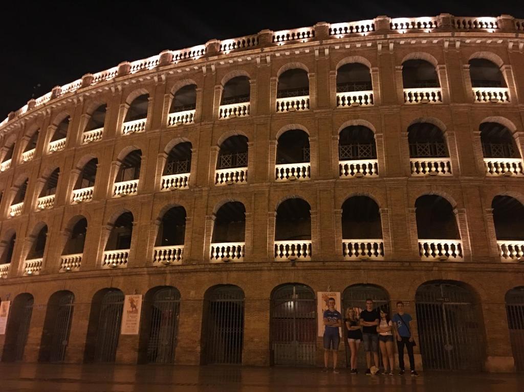 Plaza de Toros de Valencia Arena walk byków, w języku hiszpańskim plaza de toros, to niewątpliwie jedna z najbardziej charakterystycznych budowli w Walencji.