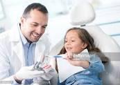 Relacja dentysta - pacjent Analizując relacje lekarz- pacjent dotychczas skupiano się na postawie pacjenta (lęku itp.